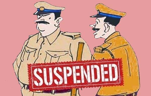 लापरवाही बरतने पर दो पुलिसकर्मी हुए निलंबित