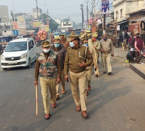 बदमाशों में खौफ पैदा करने को स्योहारा पुलिस ने की गश्त