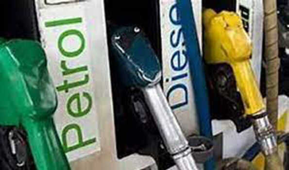 100 रूपये से 6 पैसे कम पर पहुंचा पेट्रोल का दाम