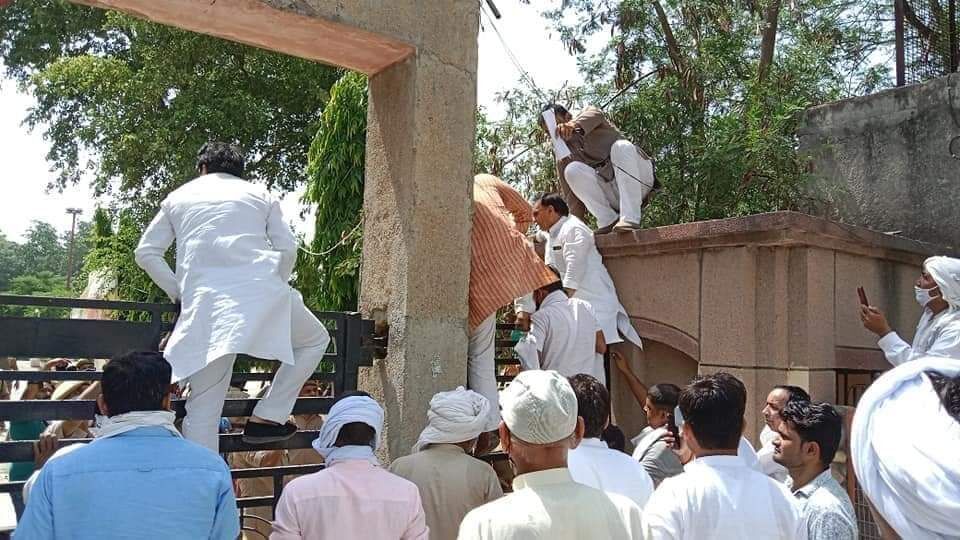 अजब गजब-प्रत्याशी और प्रस्तावक राजस्थान और बागपत में पर्चा हो गया वापस