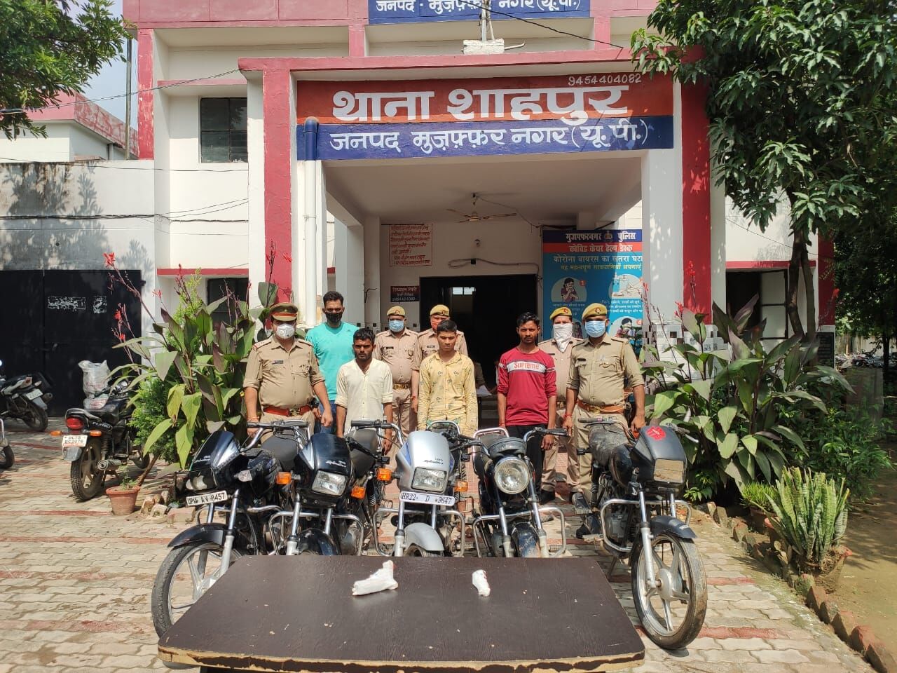 मिली राहत-पुलिस के हत्थे चढ़े तीन वाहन चोर-चोरी की बाइक बरामद