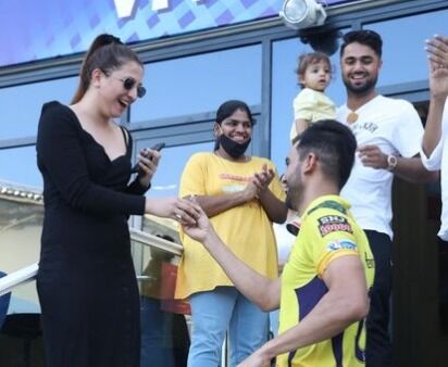 CSK के गेंदबाज ने अपनी गर्लफ्रेंड को किया प्रपोज- देखें वीडियो