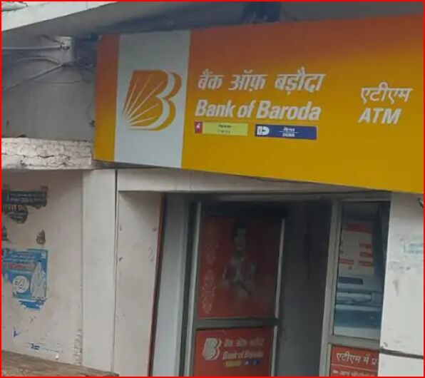 बदमाशों ने ATM को बनाया निशाना-काट डाली मशीन-मचा हडकंप