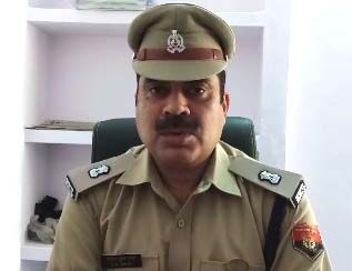 पुलिस मुठभेड़ में गोली लगने से 25 हजार का इनामी बदमाश घायल, दो फरार