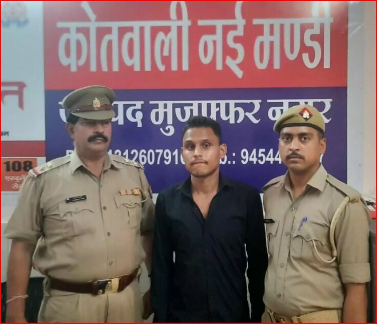 लहरा रहा था हाथ में तमंचा- अब पुलिस ने कर दिया ऐसा हाल