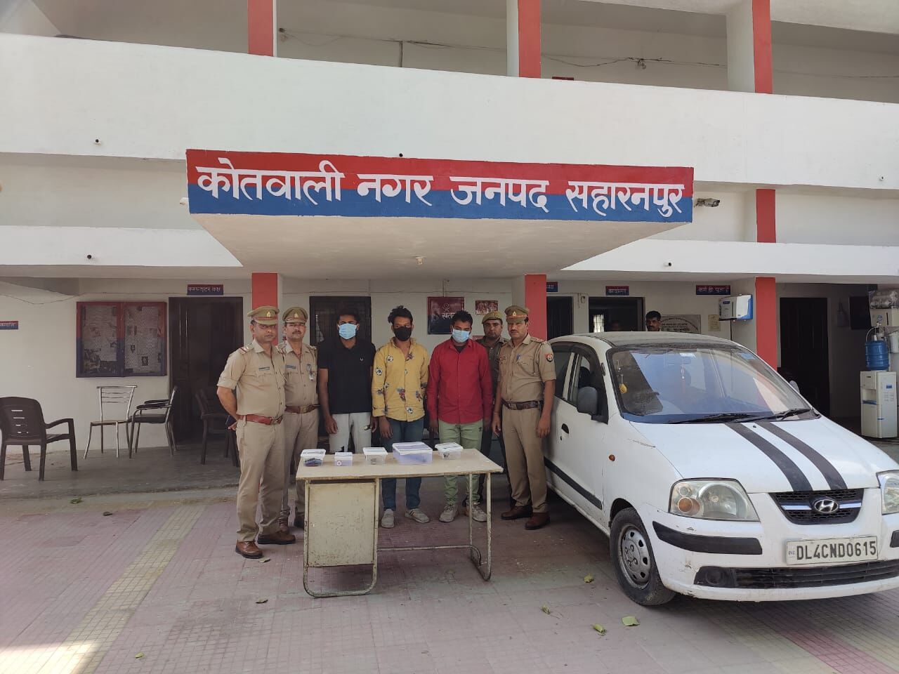 पुलिस मुठभेड़ में कार सहित दबोचें 3 शातिर आरोपी