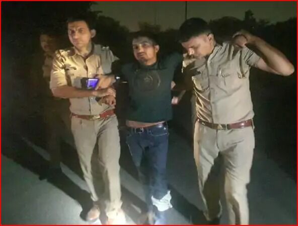 मोबाइल लूटकर भाग रहा बदमाश पुलिस मुठभेड़ में हुआ लंगड़ा-साथी भी अरेस्ट