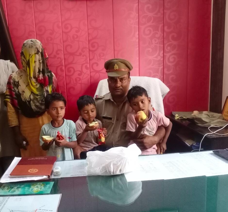 गुम हुए बच्चों को खोजकर पुलिस ने परिजनों से मिलाया-लौटाई मुस्कान