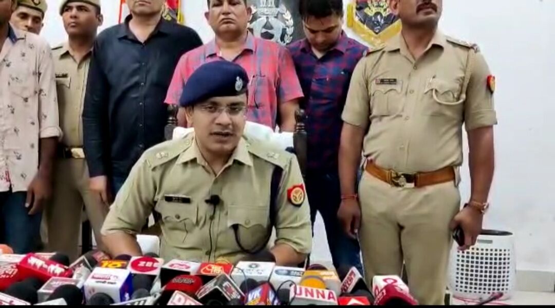 मुठभेड़ में पुलिस ने गिरफ्तार किए 5 शातिर- लाखों की नगदी व माल बरामद