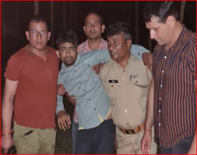 कार सवार बदमाशों से हुई पुलिस की मुठभेड़ में तीन लुटेरे हुए लंगड़े, नकदी बरामद