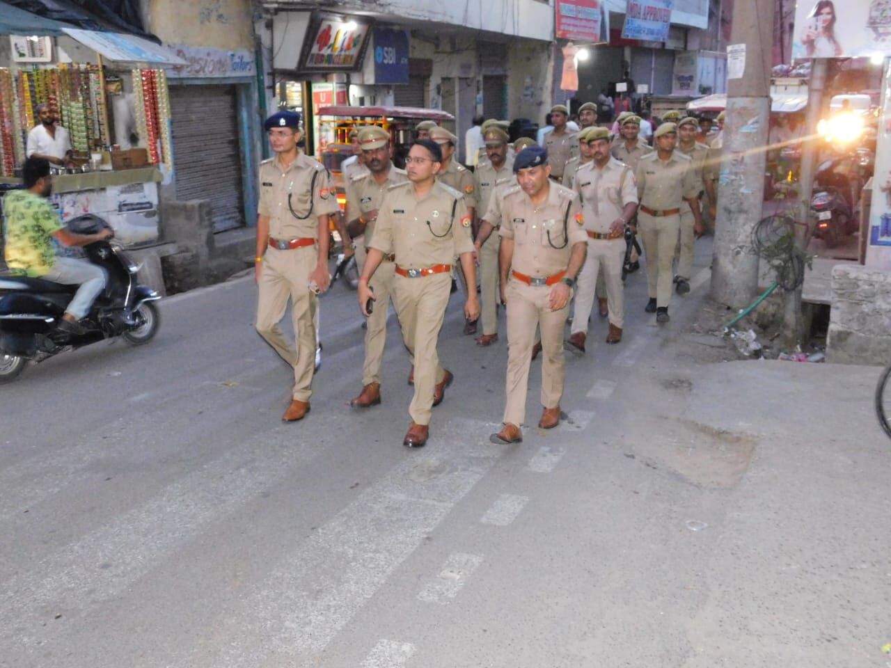 पुलिस बल के संग शहर में घूमे SSP- पब्लिक को कराया सुरक्षा का एहसास