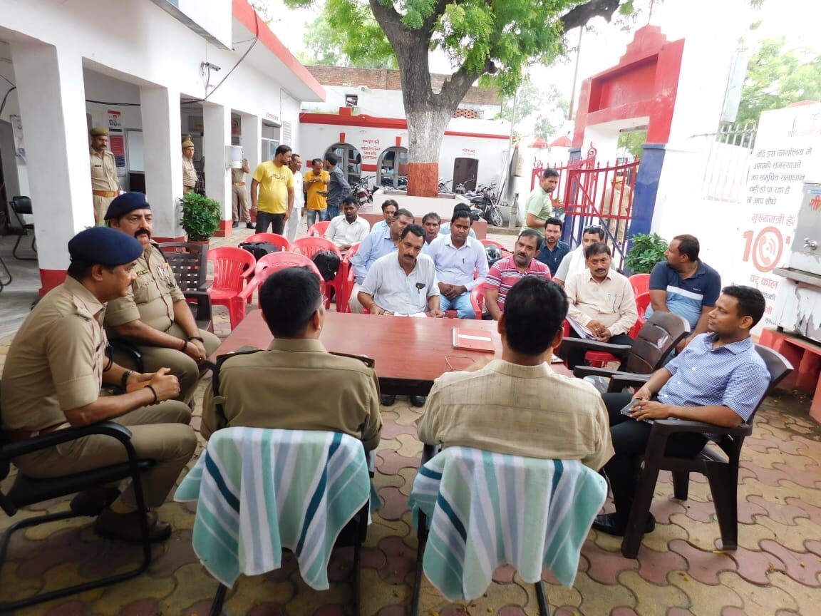 DM और SSP ने समाधान दिवस में सुनी समस्याएं-ऐसे कराया निदान