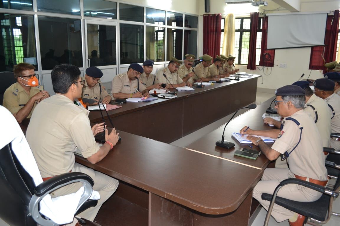 कांवड़ यात्रा को लेकर एसपी ने की अधीनस्थों के संग बैठक- दिये आदेश