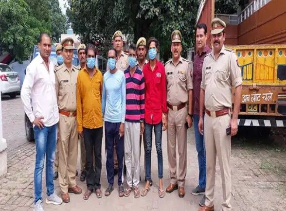 तीन बदमाशों के साथ आखिरकार भूत भी चढ गया पुलिस के हत्थे