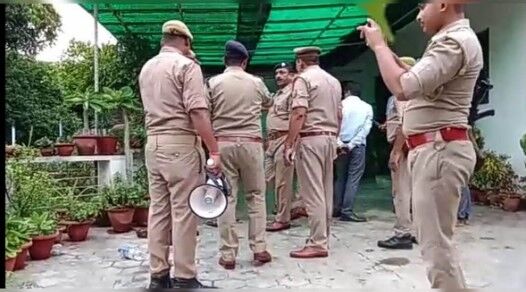 माफिया अतीक की सल्तनत पर पुलिस का कब्जा-आलीशान कोठी कुर्क