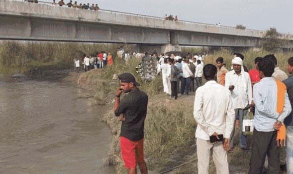 मेरठ में हुआ बड़ा हादसा- गंगा नदी में समाई लोगो से भरी नाव-इतने लापता