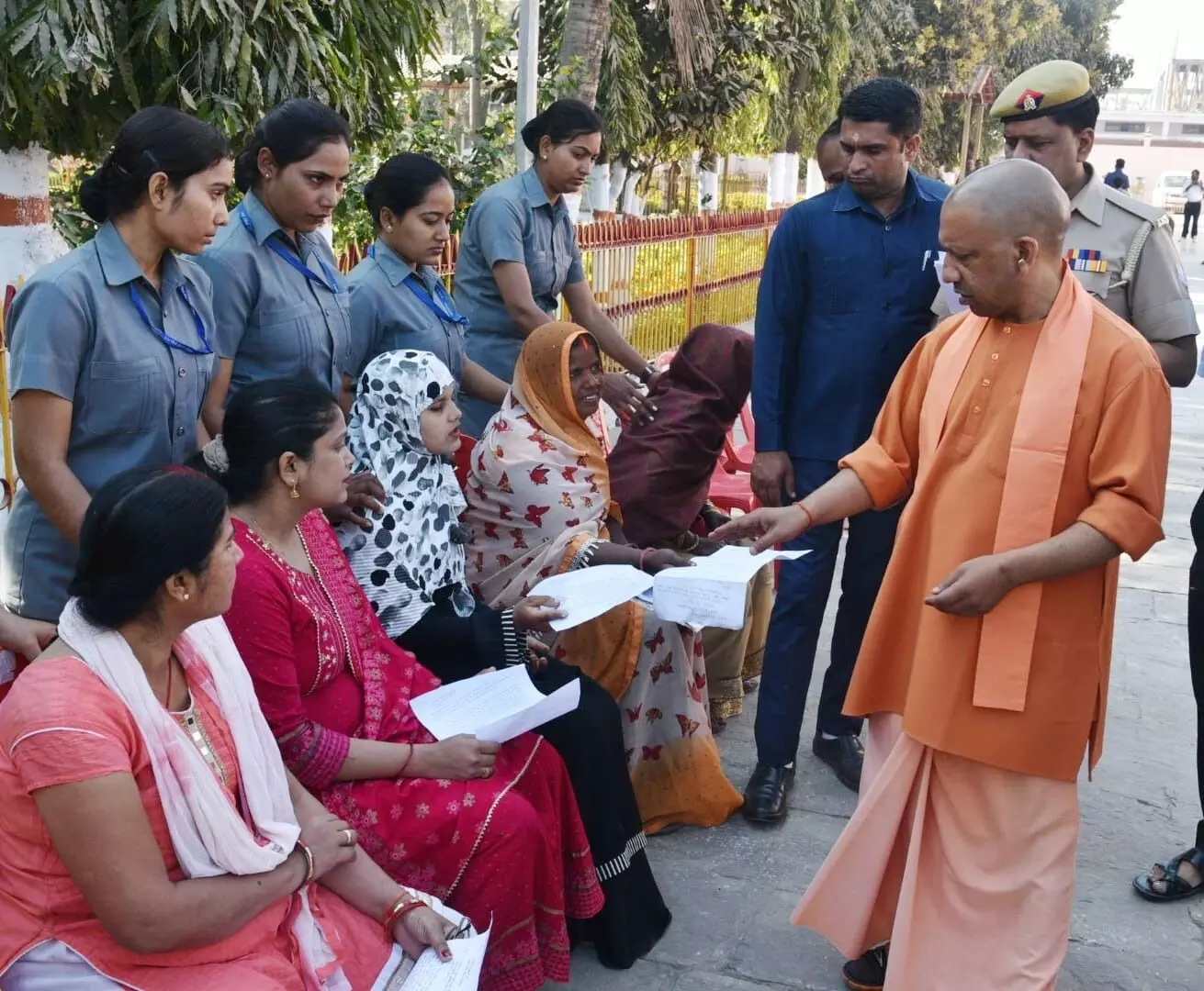 सीएम योगी आये हैं- चिंता करने की नहीं जरूरत- सभी का होगा समाधान