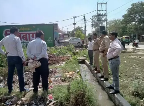 लो कर लो बात- पुलिस विभाग की जमीन पर ही कर लिया कब्जा- बना लिए मकान