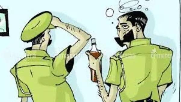 सरकार का कड़ा एक्शन-अब पियक्कड़ पुलिसवालों को थमाए जाएंगे वीआरएस