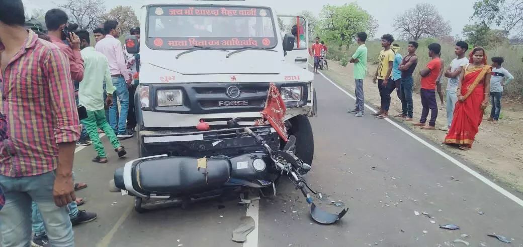 तूफान के साथ हुई भिड़ंत में बाइक सवार समेत तीन घायल