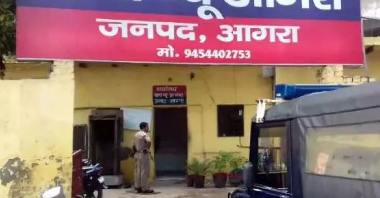 पुलिस चौकी के बाहर युवक ने काटा अपना गला- हालत नाजुक