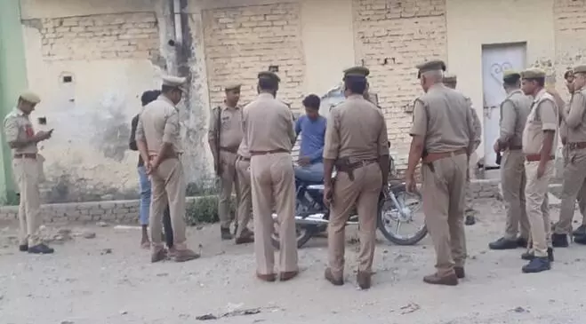 नहीं रहा खाकी का खौफ- हमला बोल आरोपी छुड़ाया- 1 पुलिसकर्मी..