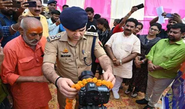 पुलिस कप्तान ने लघु फिल्म हेलमेट का किया शुभ मुहूर्त