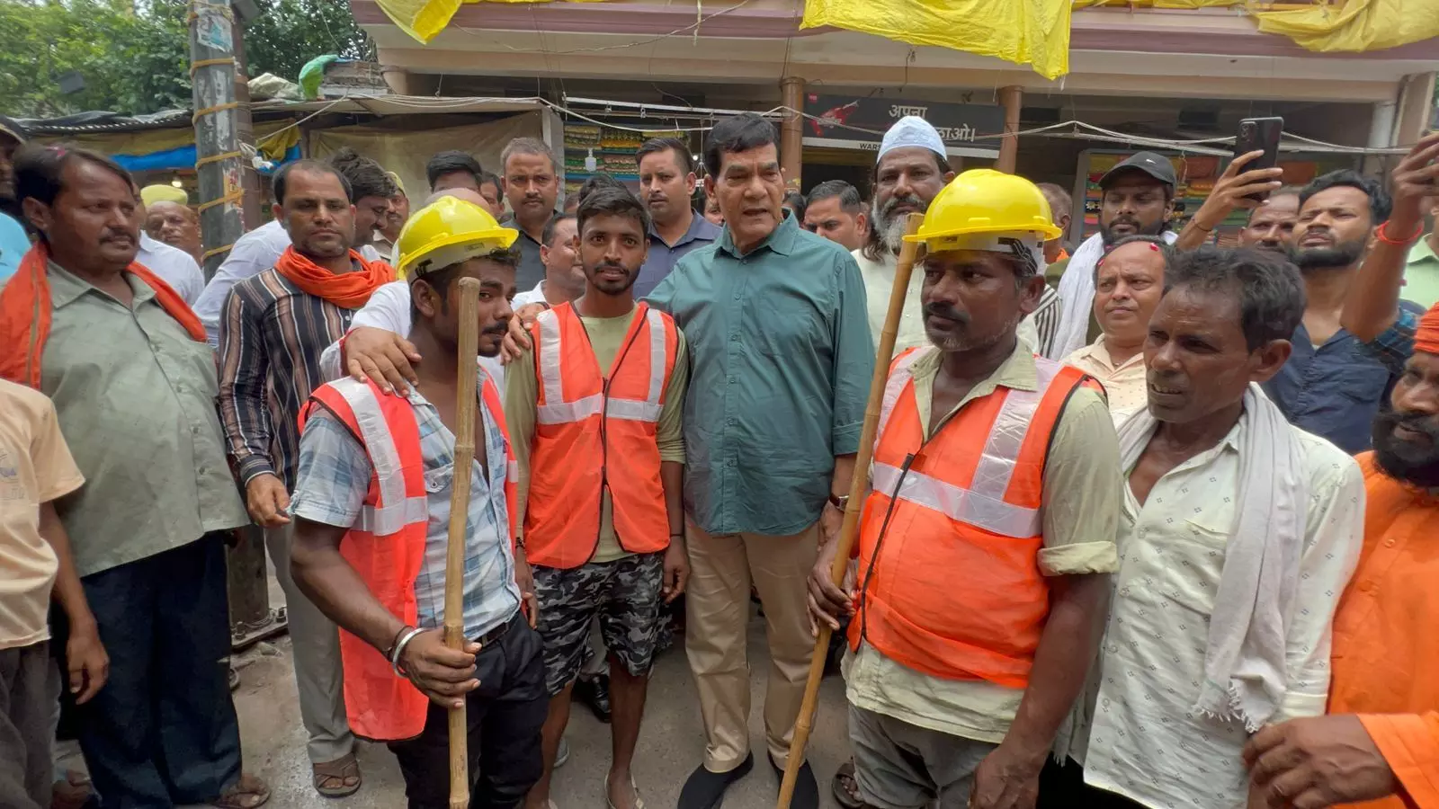 अधिशासी अधिकारी क्षेत्र में जाएं, सफाई व्यवस्था की निगरानी करें- मंत्री