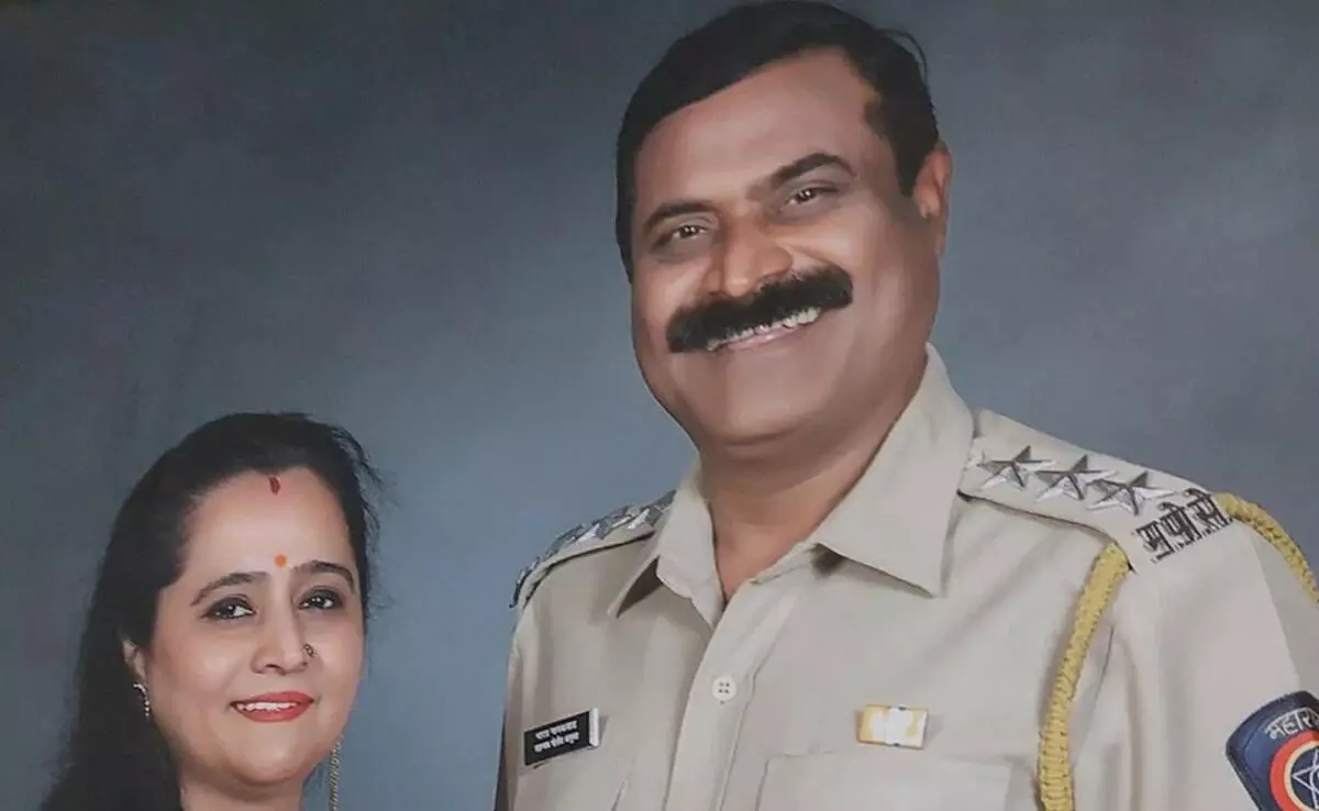 ACP ने पत्नी और भतीजे को गोली मार उतारा मौत के घाट- फिर खुद..