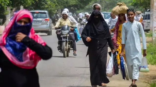 गांव में मुसलमानों के प्रवेश पर रोक- प्रशासन ने दिखाए सख्त तेवर