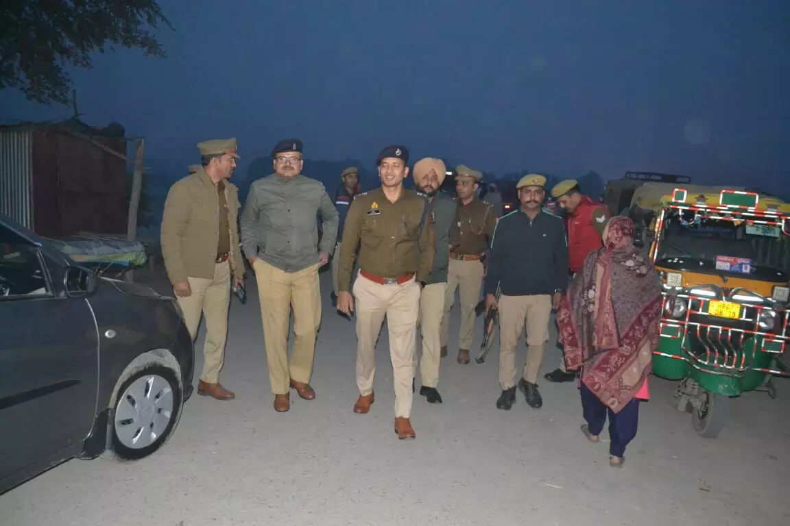 पुलिस बल के साथ कप्तान ने लिया घाटों की सुरक्षा व्यवस्था का जायजा