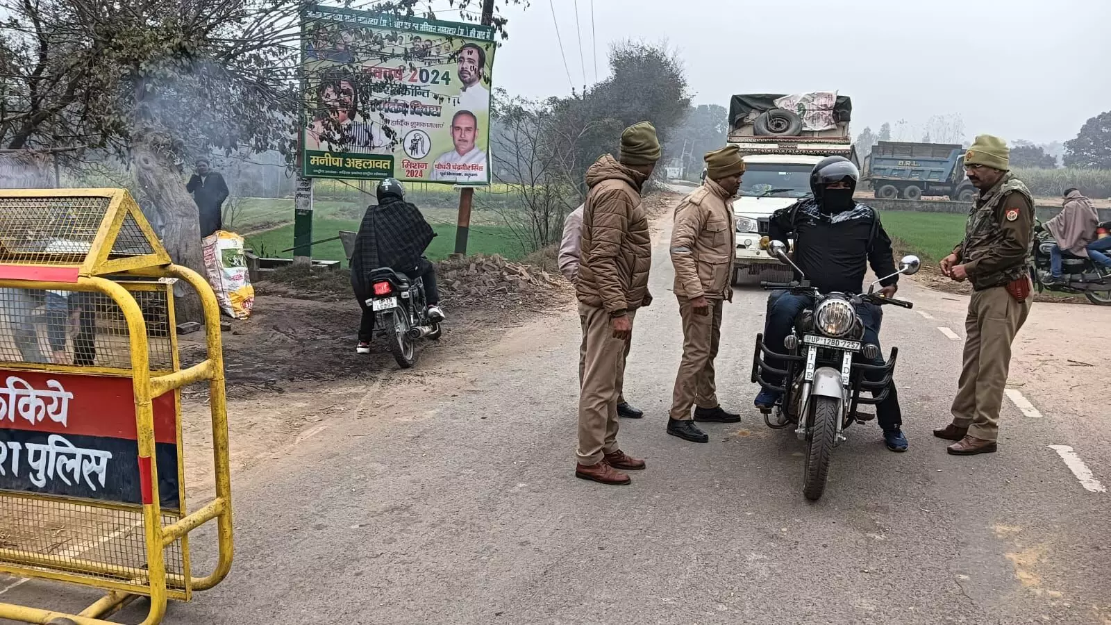 बेअकल चालकों की धरपकड़ के लिए चला चेकिंग अभियान कम उम्र के चालकों..