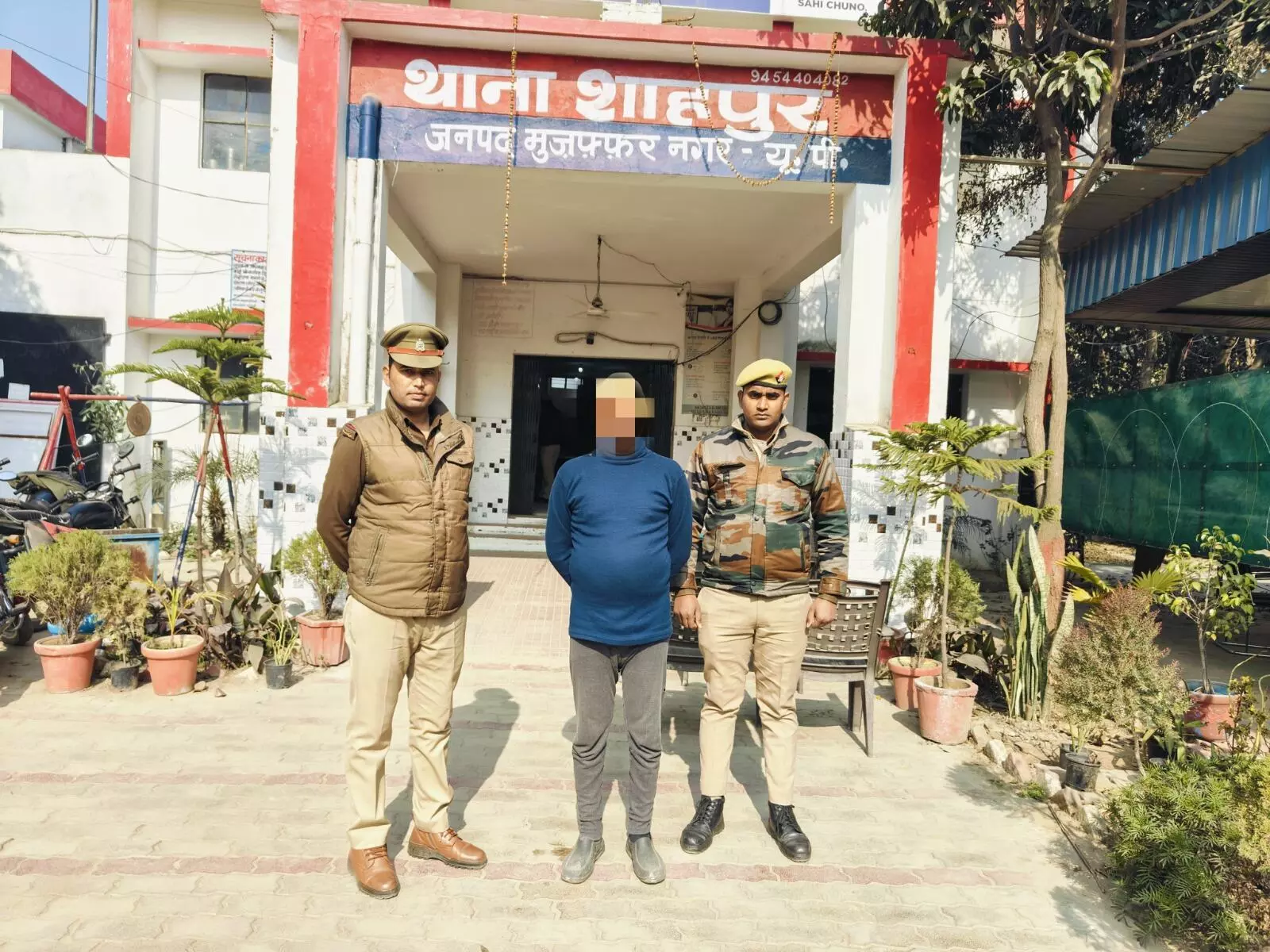 हत्या के मुकदमे में फरार चल रहा आरोपी चढ़ा पुलिस के हत्थे