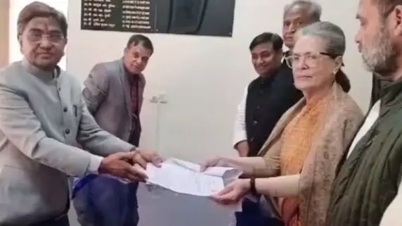 सोनिया गांधी राज्यसभा पहुंची- बनी निर्विरोध सांसद-BJP ने भी जीती..