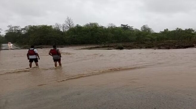 राहत के साथ आफत लाई बारिश- सड़कें लबालब- घरों में घुसा पानी