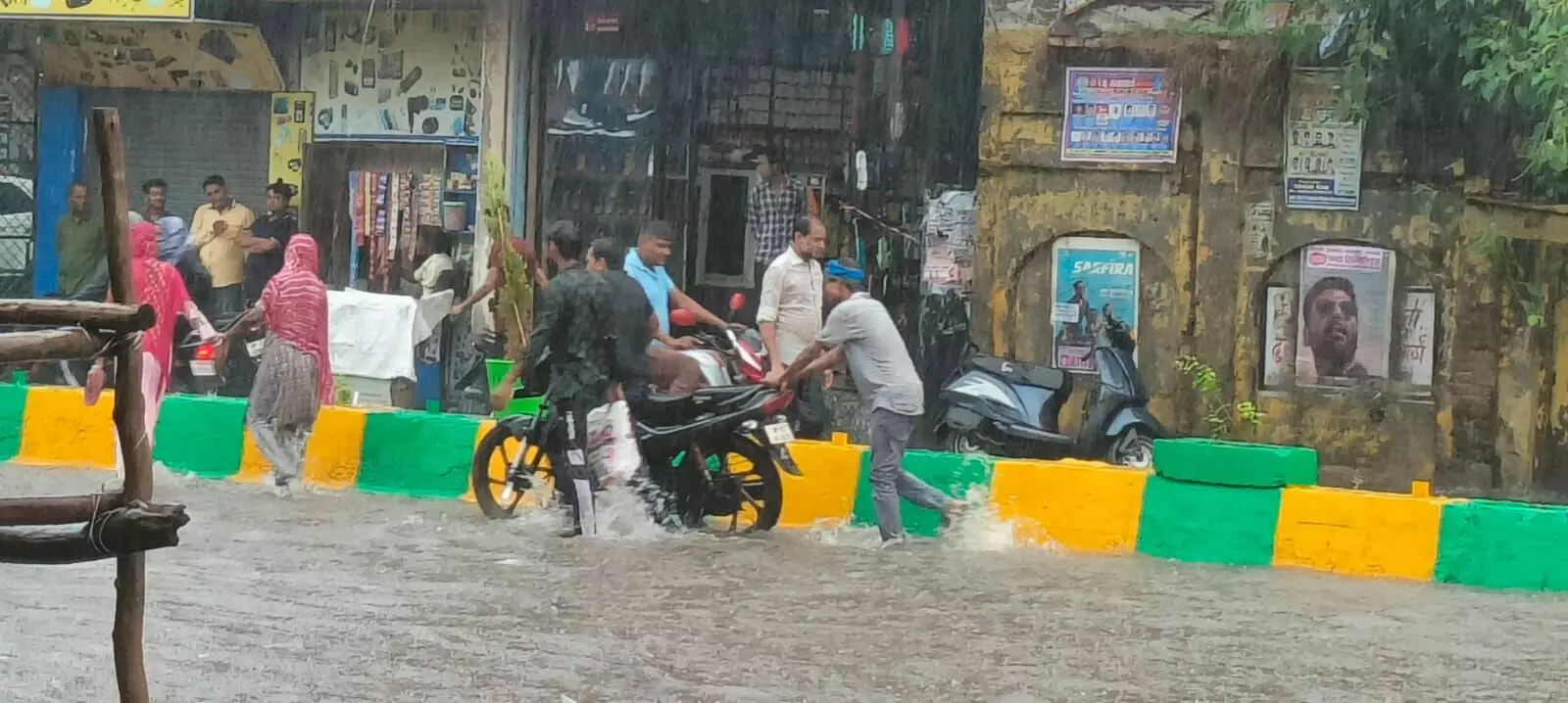 मुजफ्फरनगर तेरी यही कहानी- बारिश होते ही चहूंओर पानी ही पानी