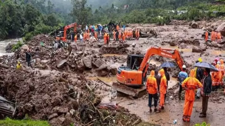 अपडेट - बारिश के कारण आयी आफत में मरने वालों की संख्या 11 से बढकर...