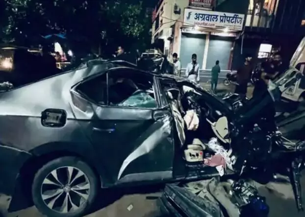 ट्रक में घुसी तेज रफ्तार स्कोडा- 3 की मौत- मरने वालों में 2 स्टूडेंट..