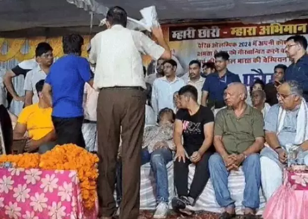 रोड शो के बाद गांव पहुंची विनेश फोगाट की बिगड़ी तबीयत- सन्यास वापसी...