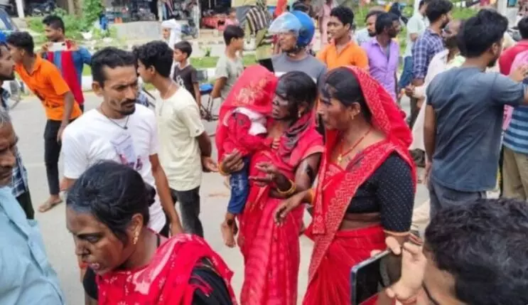 चर्च जा रहे लोगों के मुंह पर पोती कालिख- लगाए जय श्री राम के नारे