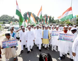 कोलकाता दुष्कर्म घटना- वामपंथी, तृणमूल कांग्रेस नेताओं से पूछताछ