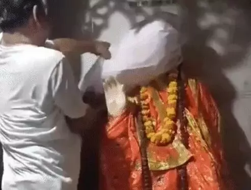 मंदिरों से साईं मूर्ति हटाने जा रहे अजय शर्मा को पुलिस ने उठाया