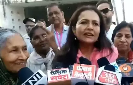 वोटिंग के बीच BJP का बड़ा एक्शन- MP की मां समेत 4 को पार्टी से निकाला?