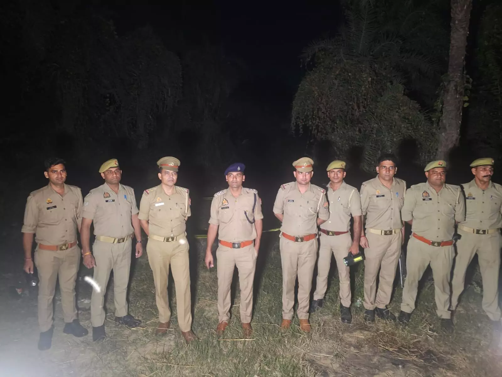 पुलिस और बदमाशों में चली गोली- दो अरेस्ट- एक बदमाश गोली लगने से हुआ...