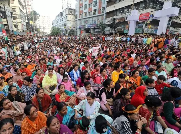 उत्पीड़न से बेहाल हिंदू सड़क पर उतरे- भगवामय हो गये तमाम रास्ते