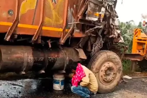 यात्रियों से भरी बस की ट्रक के साथ हुई भिड़ंत- घायल हुए लोग हायर...