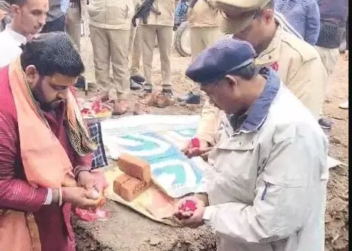 भूमि पूजन के साथ जामा मस्जिद के बगल में शुरू हुआ पुलिस चौकी निर्माण