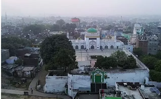 मंदिर मस्जिद विवाद-जिला अदालत में सुनवाई पर हाईकोर्ट की रोक