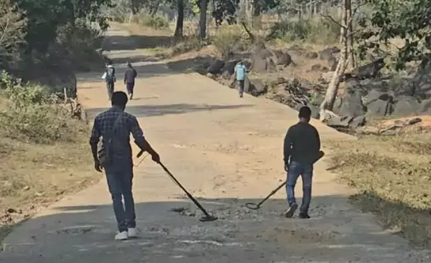 बॉर्डर पर माओवादियों से मुठभेड़- तीन नक्सलियों के ढेर होने....