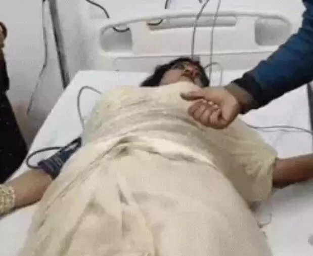 महाकुंभ में आशीर्वाद लेने के बहाने महामंडलेश्वर पर चाकू से हमला-3 शिष्या भी..